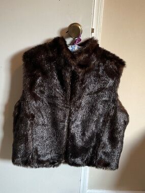 Womens Faux Fur Reversible Vest size x-large.